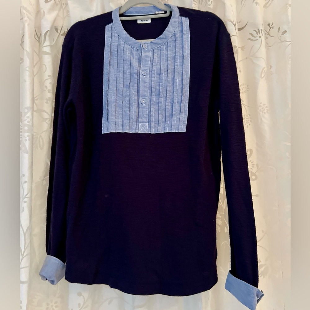 Tommy Hilfiger Navy and Light Blue Men's Sweater Size Large
